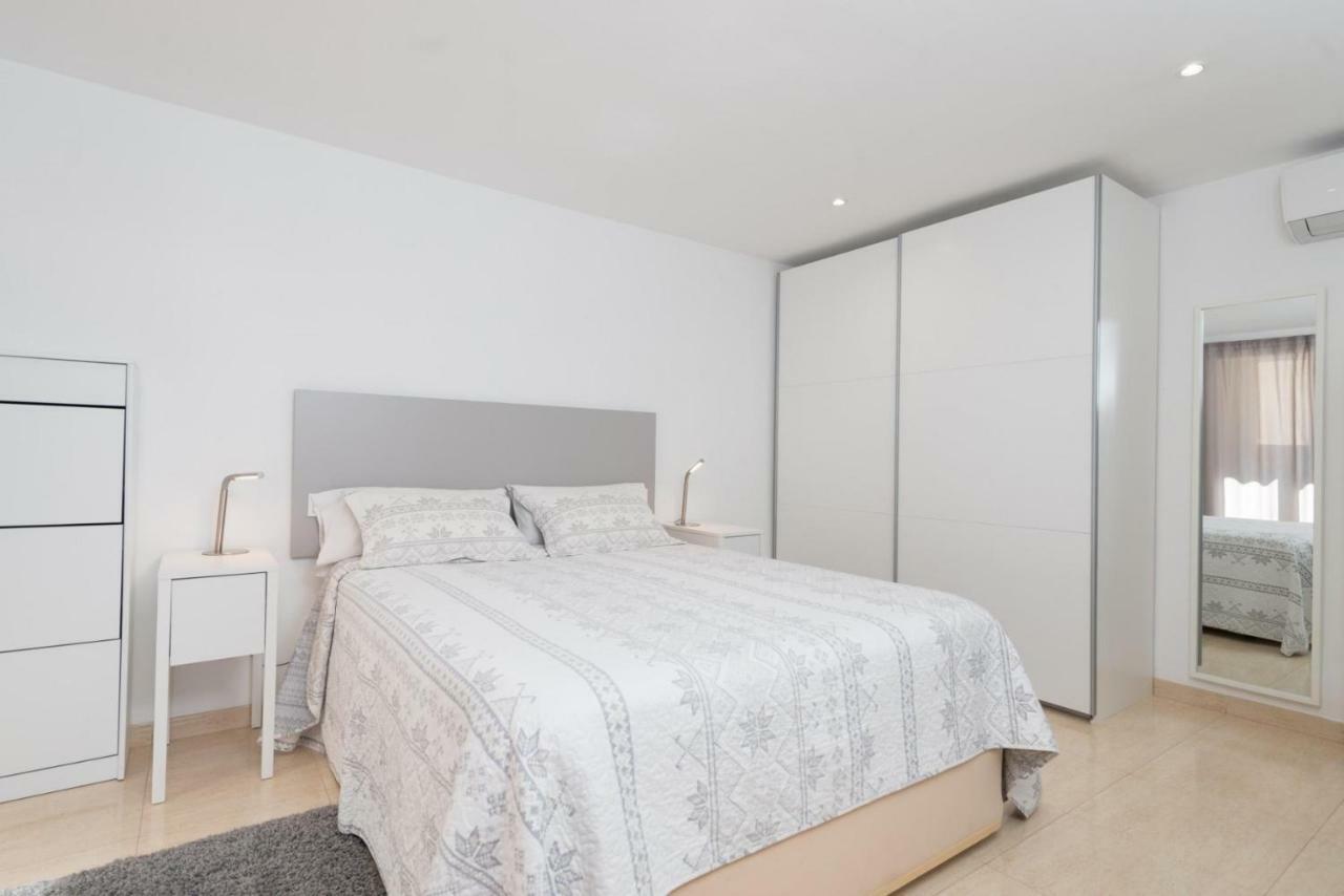Luisamar Sea View Apartment มานากอร์ ภายนอก รูปภาพ